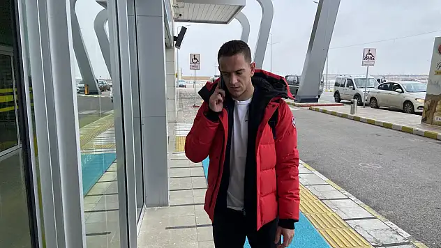 Amir Hadziahmetovic, Beşiktaş için yola çıktı