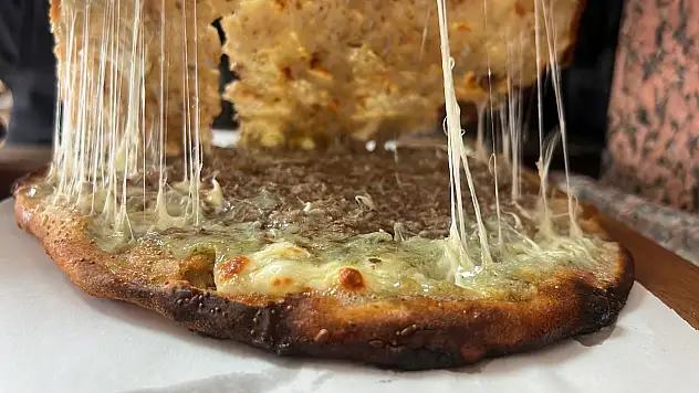 Anadolu'nun pizzası Konya'dan doğdu: Yağ somunu gelenekten geleceğe taşınıyor