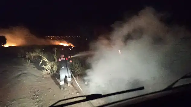 Anız yangını 30 dönümlük araziyi küle çevirdi!