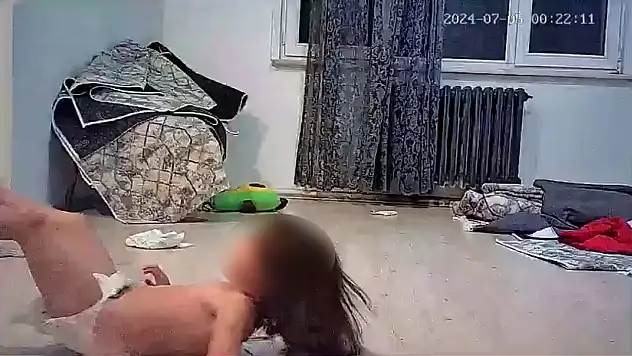 Annenin çocuğuna şiddetini kamera kayıtları ortaya çıkardı