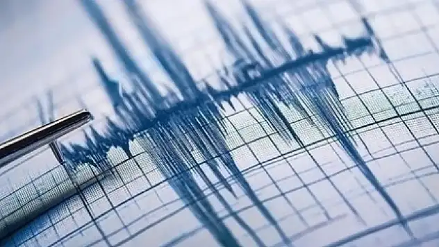 Antalya'da gece saatlerinde korkutan deprem!