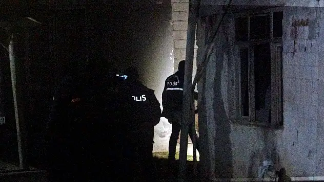 Antalya'da gecekondu yangını: 1 ölü, 1 yaralı