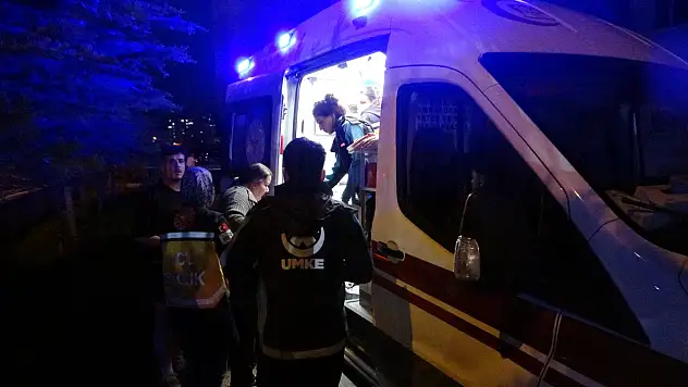 Apartman yangını: 11 kişi dumandan etkilendi