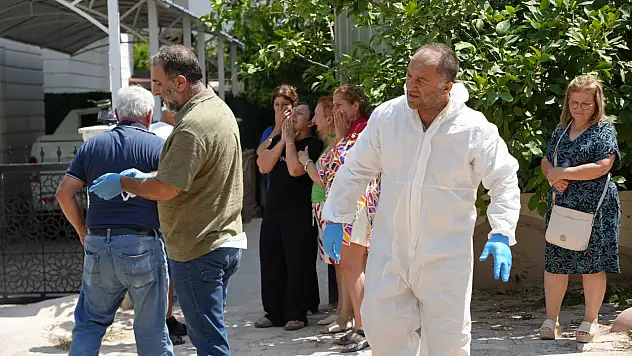 Apartmanı saran koku korkunç gerçeği ortaya çıkardı