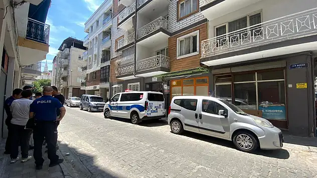 Apartmanı saran kötü koku korkunç gerçeği ortaya çıkardı
