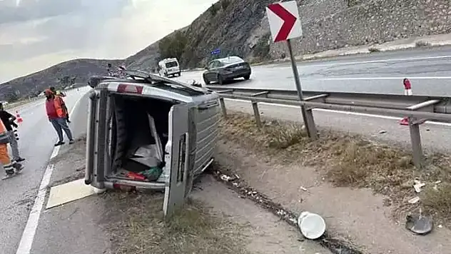 Araç devrildi: 1 kişi hayatını kaybetti, 1 kişi yaralandı
