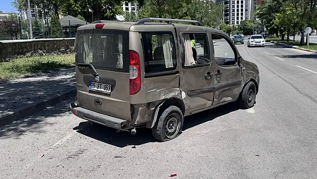 Araçla motosiklet çarpıştı, 1 kişi ağır yaralandı