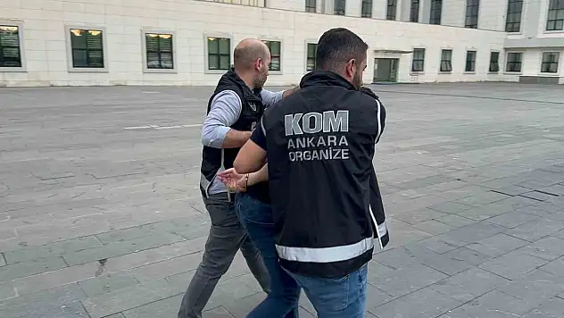 Aranan FETÖ'cü yakalandı