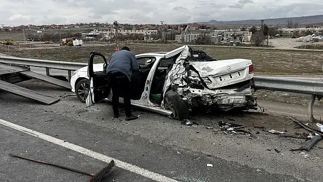 Arızalanan park halindeki otomobile TIR çarptı: Sürücü ağır yaralı