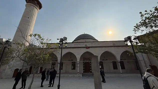 Asrın inşasında Konya imzası: Habib-i Neccar Camisi'nde ilk cuma heyecanı