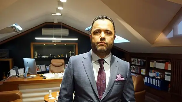 Avukat Rezan Epözdemir 'rüşvete aracılık' suçlamasıyla tutuklandı