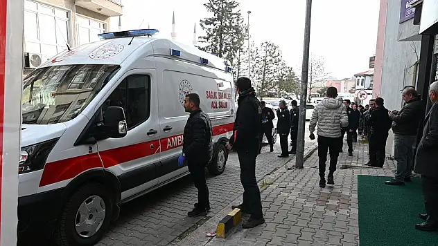 Avukatlık ofisinde cinayet! Gelinini tabancayla yaralayıp, onun kız kardeşini öldürdü