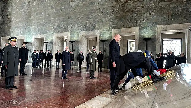 Azerbaycan Cumhurbaşkanı Aliyev, Anıtkabir'i ziyaret etti