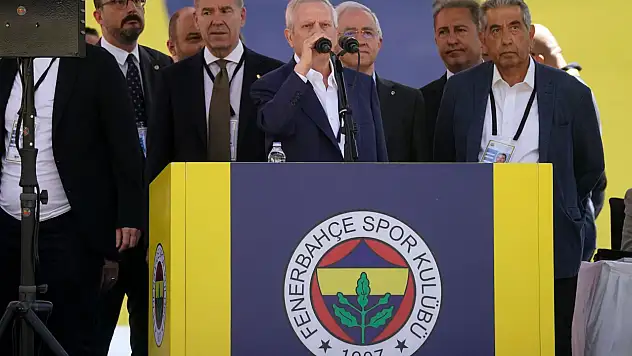 Aziz Yıldırım kongre alanını terk etti!