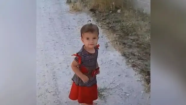 2 yaşındaki Hayru Nisa, babasının kullandığı traktörün altında can verdi