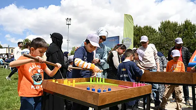 Bahar Şenliğinde Gönüllerince Eğlendiler!