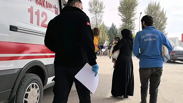 Bahçede oyun oynayan çocuk ateşin üzerine düşerek yandı