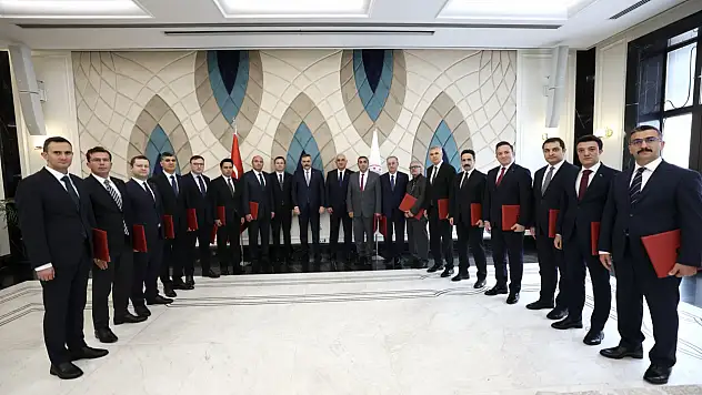 Bakan Çiftçi'nin ödüllendirdiği 17 isim arasında Konya'dan da bir isim var