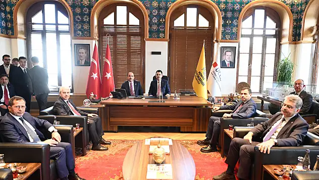 Bakan Kurum'dan Konya Büyükşehir Belediyesine ziyaret