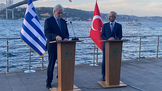 Bakan Uraloğlu, Yunan Bakan Stilyanidis ile görüştü!