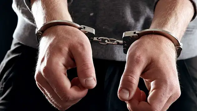 Bakan Yerlikaya, şehidin ailesini dolandıran şahıslar yakalandı!