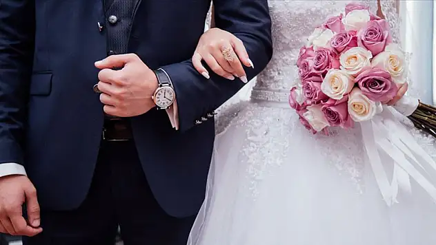 Bakanlık'tan müjde! Evlenecek gençler için 19 yeni firma daha indirim sağlayacak