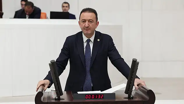 Barış Bektaş: Cumhuriyet toplumumuzu bir araya getiren güçlü bir harçtır