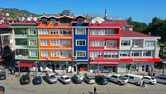 O ilde binalar rengarenk oluyor