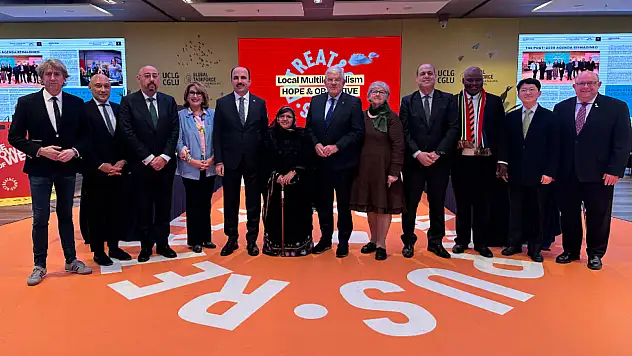 Başkan Altay adaylığını duyurdu: Dünya'ya başkanlık yapmak için yarışacak!
