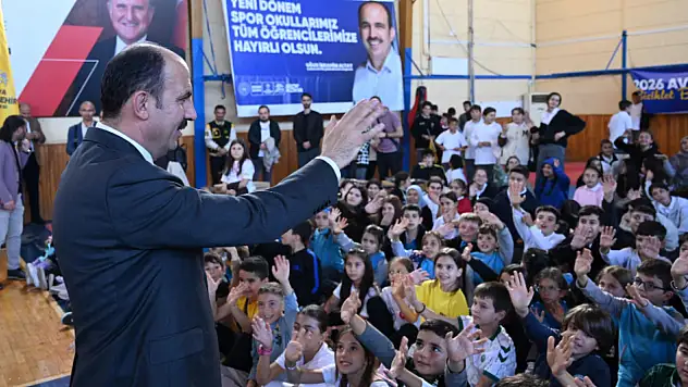 Başkan Altay, Beyşehir'de öğrencilerle bir araya geldi: 'Bizler size inanıyor ve güveniyoruz'