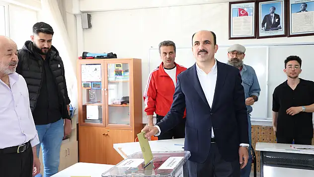 Başkan Altay Cumhurbaşkanlığı Seçimi İçin Oyunu Kullandı