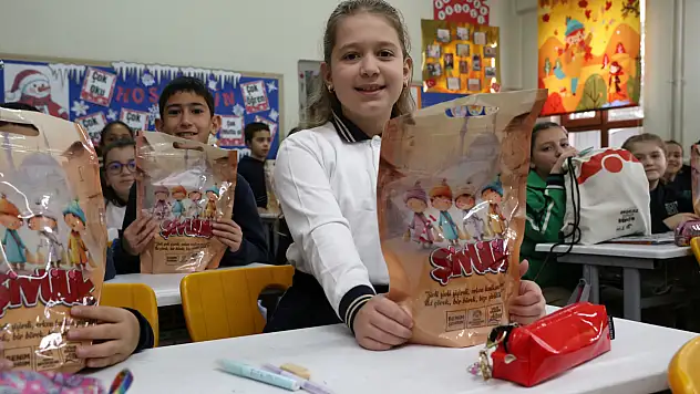 Başkan Altay'dan 220 bin çocuğa şivlilik hediyesi