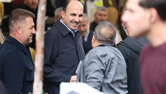 Başkan Altay'dan çarşı çarşı bayram turu