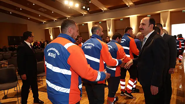 Başkan Altay mesai arkadaşlarıyla bayramlaştı