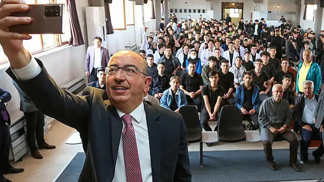 Başkan Kavuş 'tan gençlere önemli duyuru: o ücretleri hesaplara yatırıyoruz