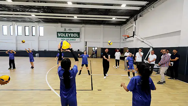 Başkan Kılca Yaz Spor Okulları'nı ziyaret etti