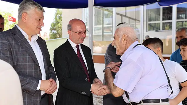 Başkan Pekyatırmacı, Cumhuriyet Mahallesi'nde vatandaşlarla bir araya geldi