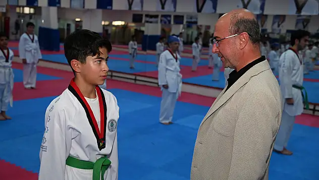 Başkan Pekyatırmacı Spor Okulları öğrencileriyle buluştu