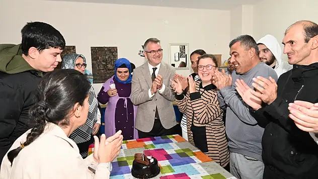Başkan Ustaoğlu, engelli bireyleri unutmadı