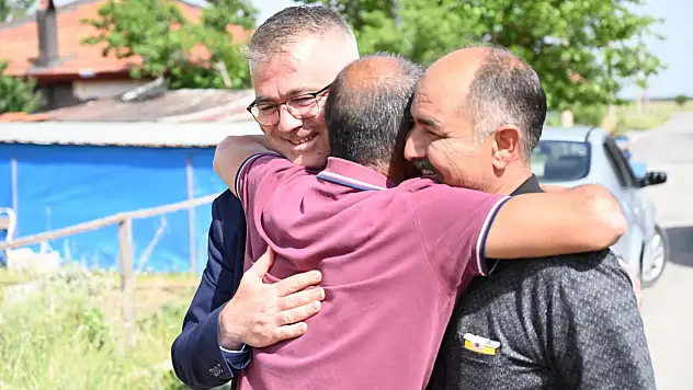 Başkan Ustaoğlu'ndan kurbanlık koyunları telef olan aileye keçi desteği