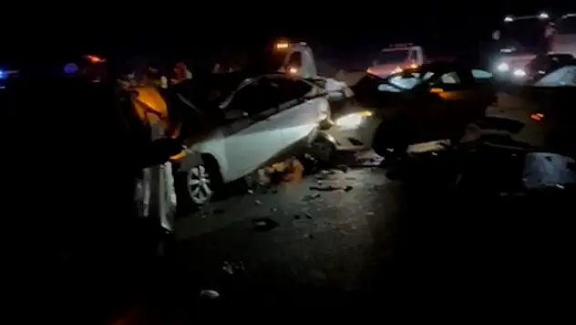 Bayram dönüşü zincirleme kaza: Ulaşım bir süre durdu
