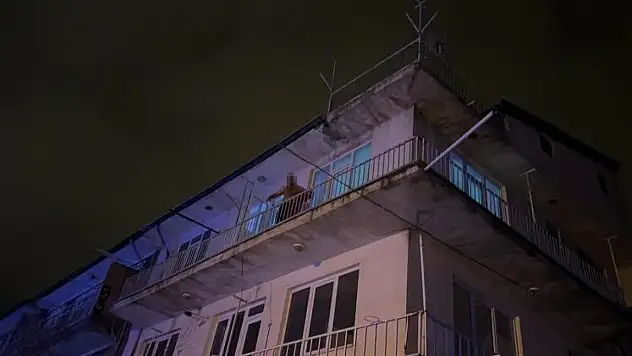 Bebeğine zarar vermeye çalışan baba ekipler tarafından durduruldu