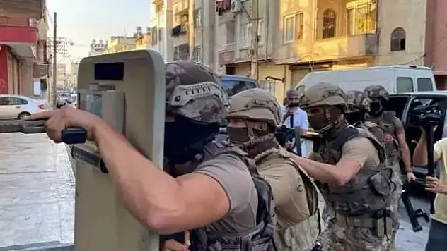 Belediye çalışanlarına PKK operasyonu