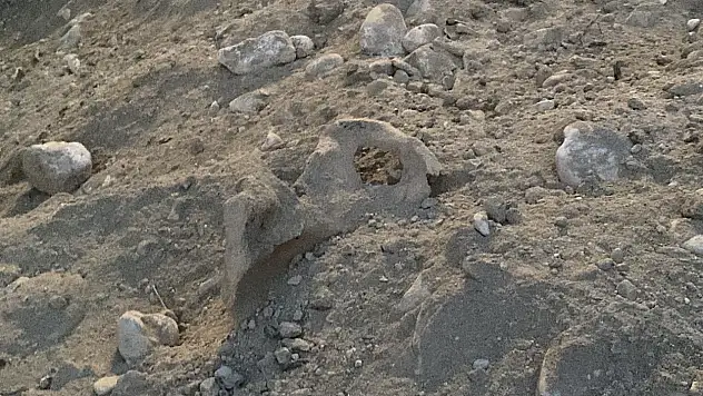 Belediyenin kazı çalışması sırasında insan kemikleri bulundu