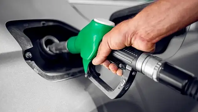 Benzine zam: 'Zam' iddiaları gerçek mi? Akaryakıt fiyatlarında son durum ne?