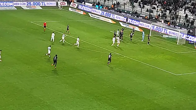 Beşiktaş farkı 2'ye çıkardı