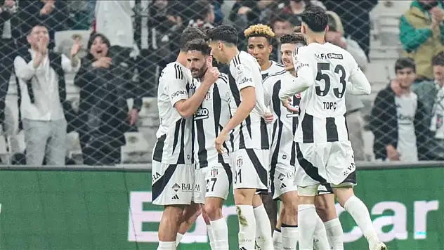 Beşiktaş'tan farklı galibiyet, Hatayspor'a veda