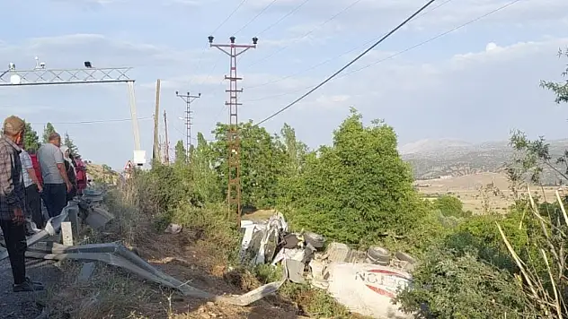 Beton mikseri şarampole yuvarlandı: 1 yaralı