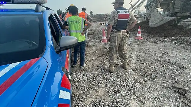 Beton pompası üzerine düşen işçi öldü