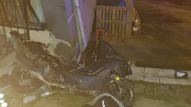 Beylikdüzü'nde feci kaza: 19 yaşındaki motokurye hayatını kaybetti, kadın sürücü kaçtı!